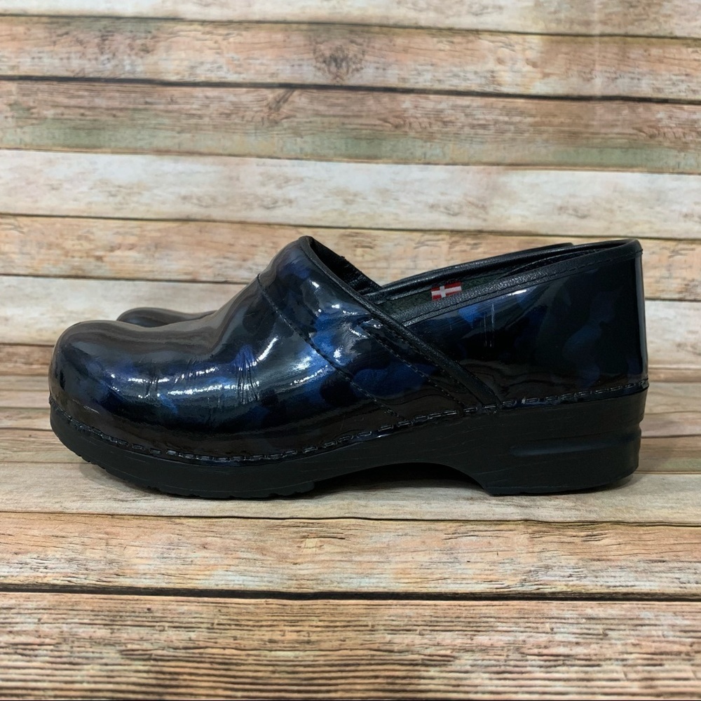 Sanitas Patent Leather Nursing Clogs